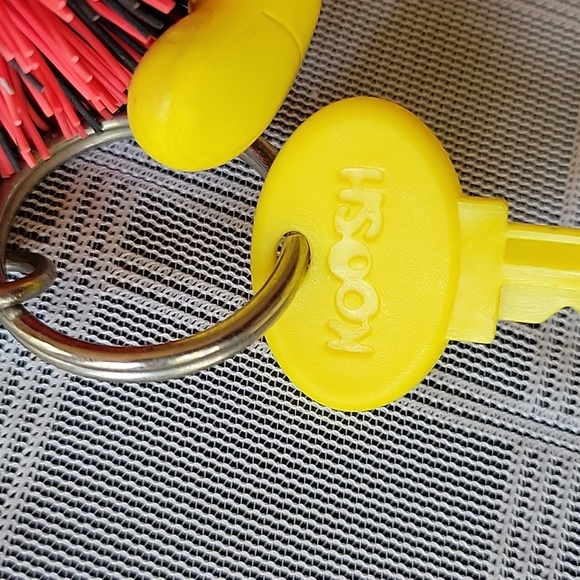 Vintage 1996 Disney Mickey Mouse Koosh Ball Key Chain - Picture 4 of 6